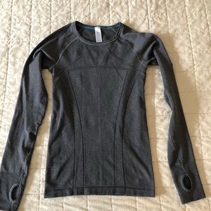 Girls medium Iviva activewear long sleeve.